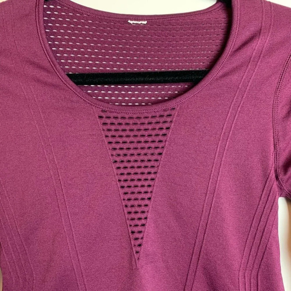 Fabletics Long Sleeve Perforated  Compression Top Active wear Athleisure - Picture 7 of 9